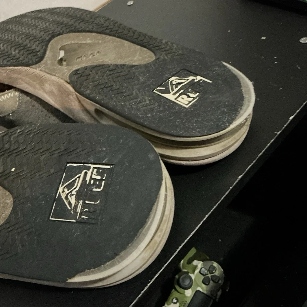 Men's Reef Fannings Flip Flops Beer Bottle Opener sandals  Gray Size 13 WORN